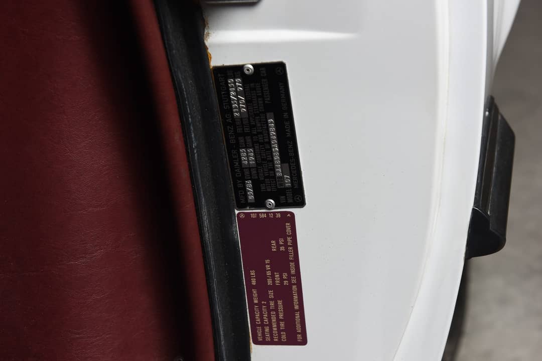 1986 Mercedes-Benz 560-Class 560 SL — photo 11