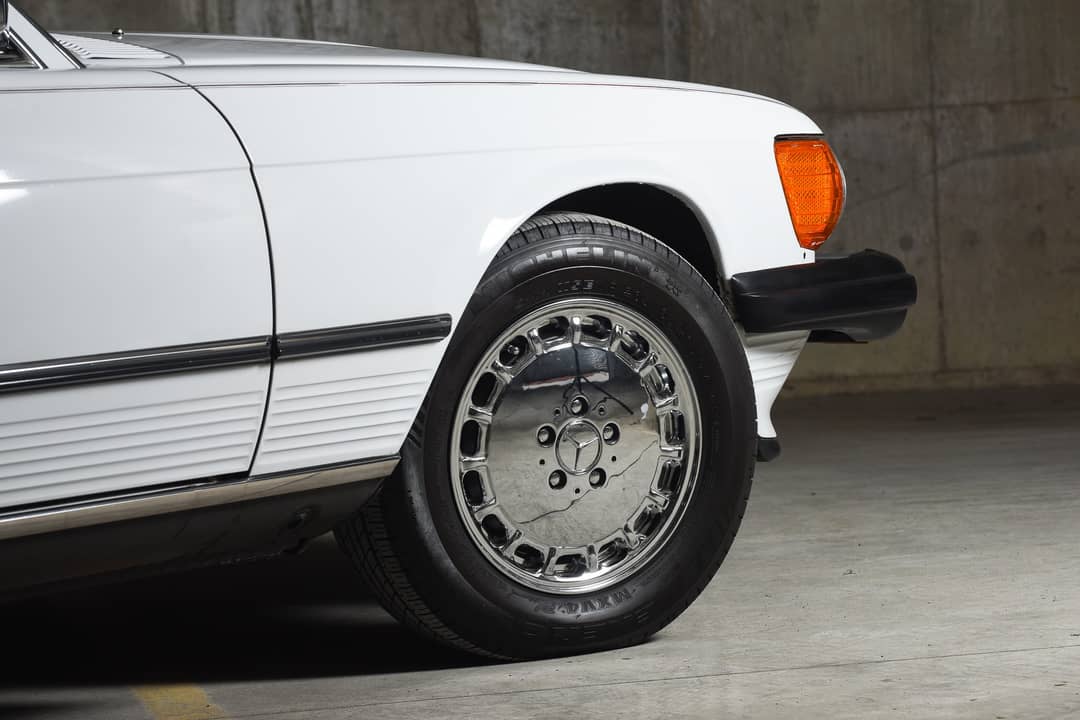 1986 Mercedes-Benz 560-Class 560 SL — photo 32