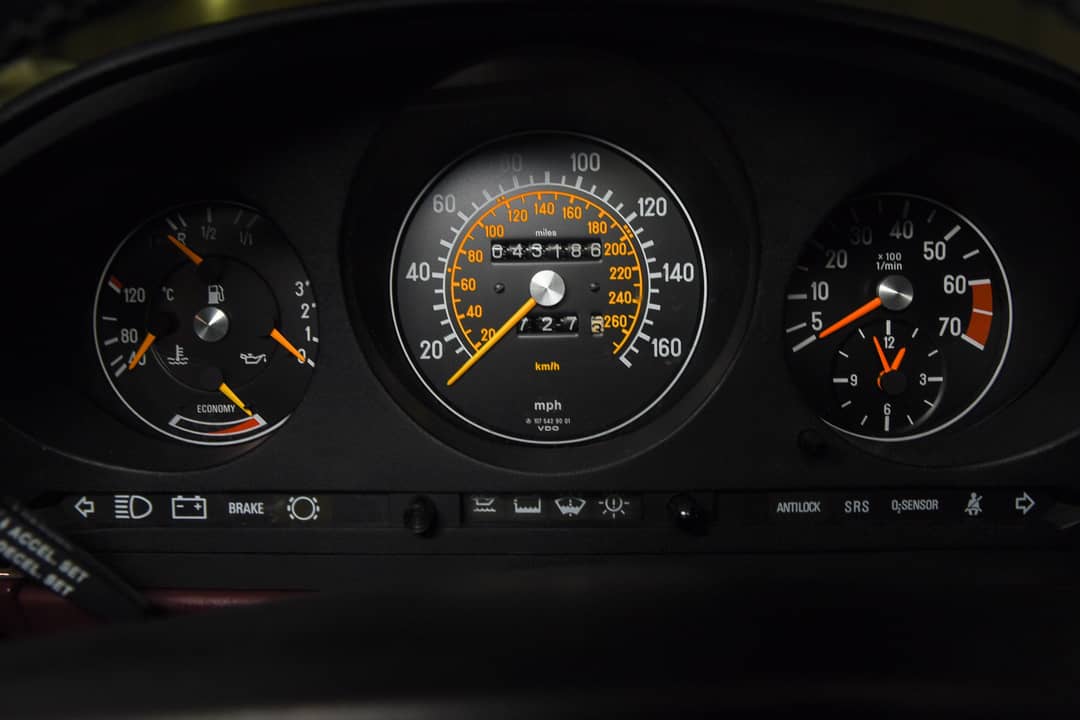 1986 Mercedes-Benz 560-Class 560 SL — photo 35