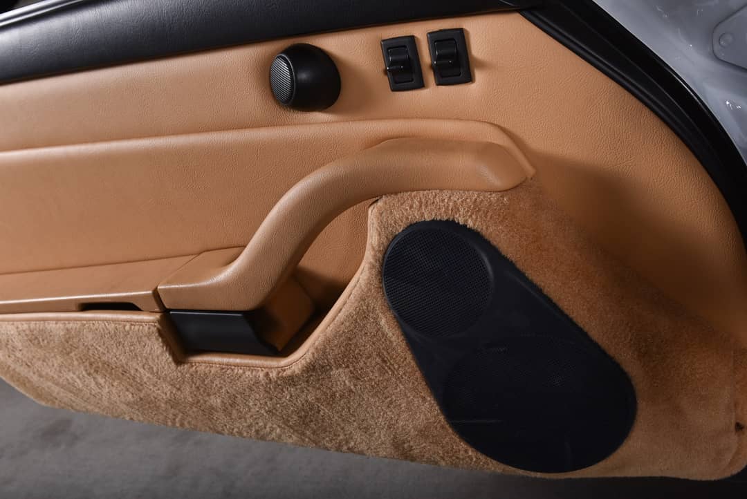 1997 Porsche 911 Carrera 4S — photo 23