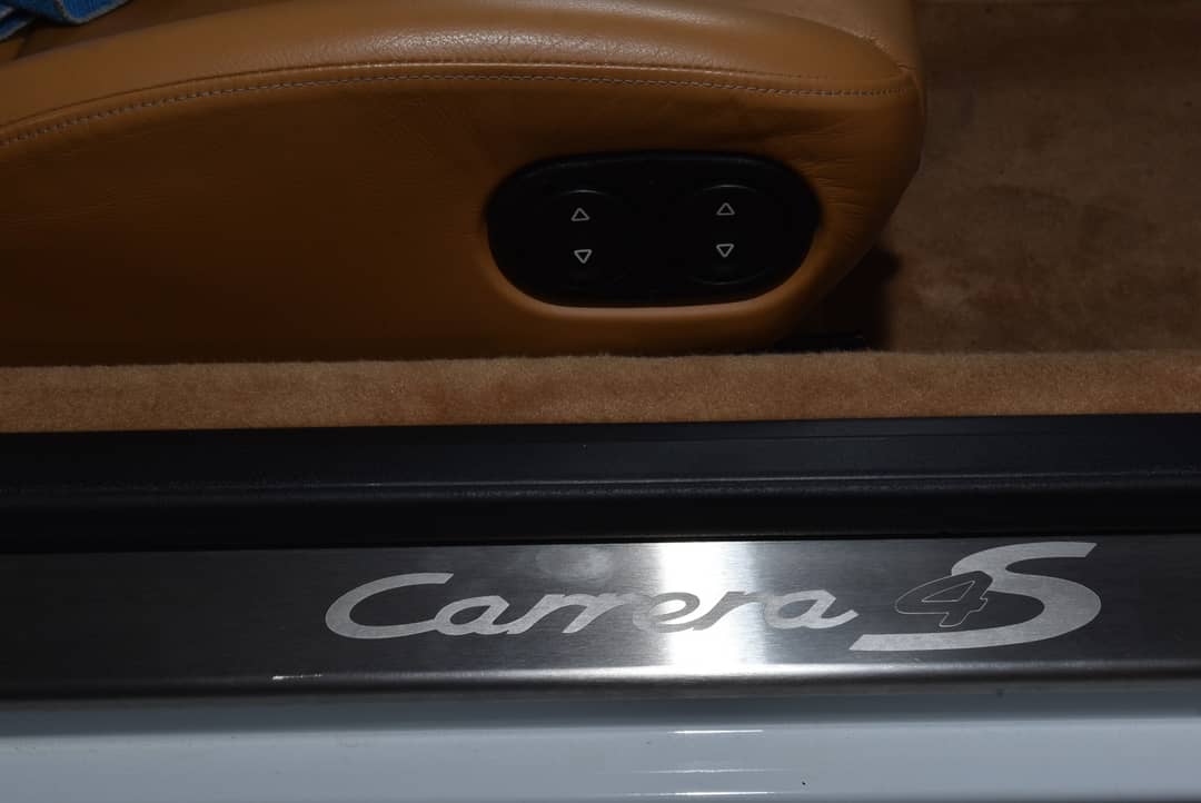 1997 Porsche 911 Carrera 4S — photo 34