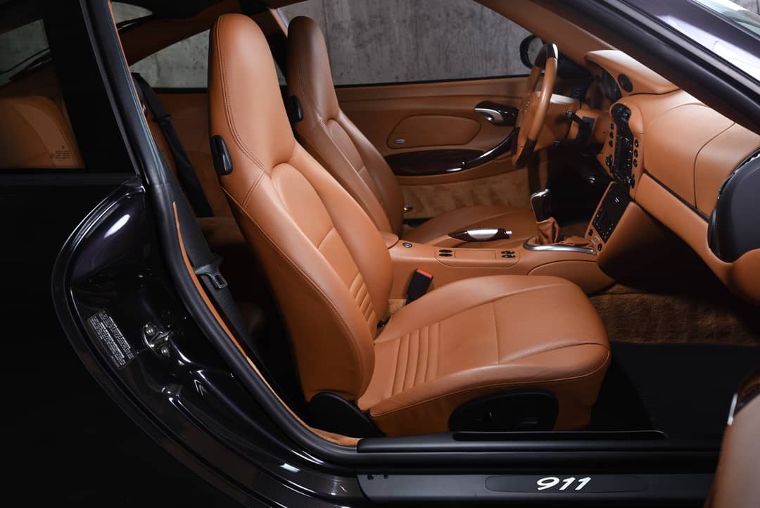 2000 Porsche 911 Carrera 4 Millenium — photo 11