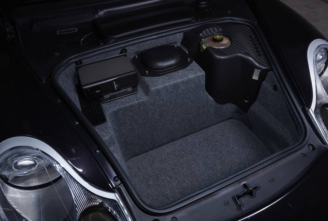 2000 Porsche 911 Carrera 4 Millenium — photo 13