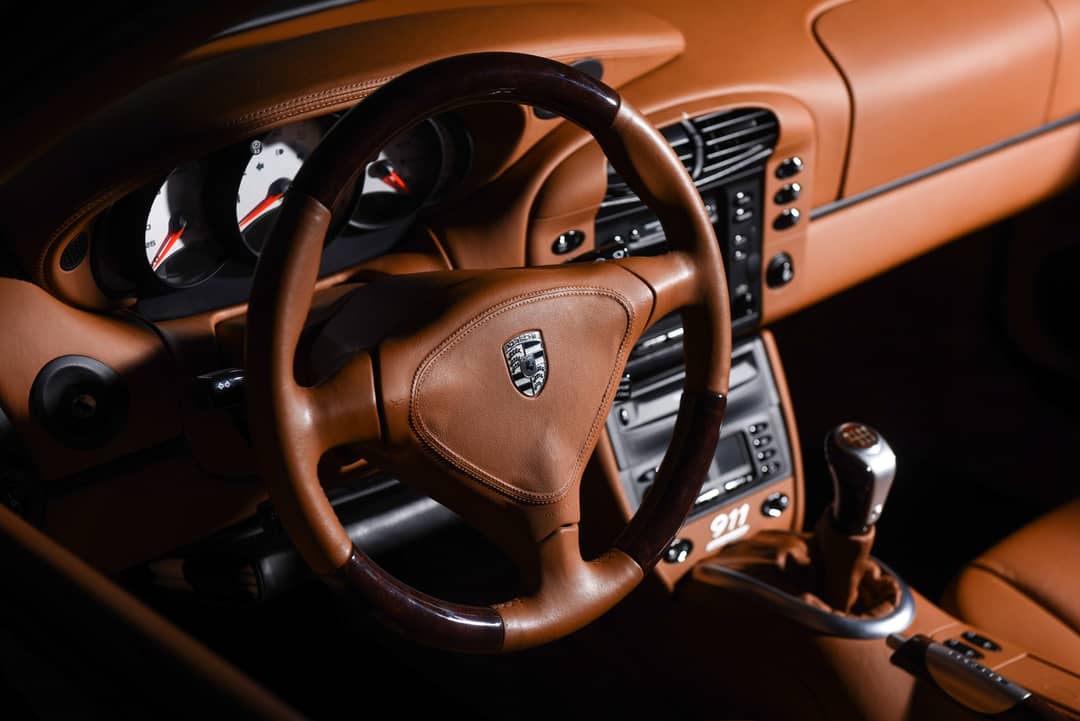 2000 Porsche 911 Carrera 4 Millenium — photo 14