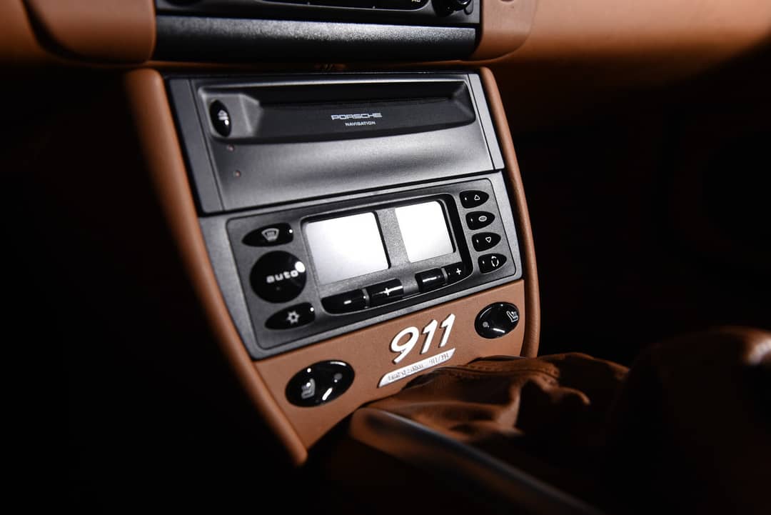 2000 Porsche 911 Carrera 4 Millenium — photo 16