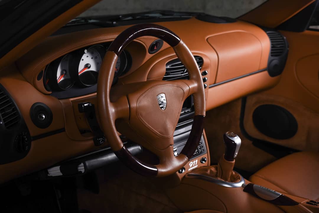 2000 Porsche 911 Carrera 4 Millenium — photo 17
