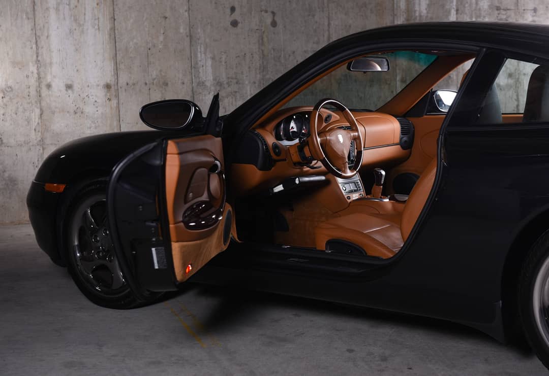 2000 Porsche 911 Carrera 4 Millenium — photo 18