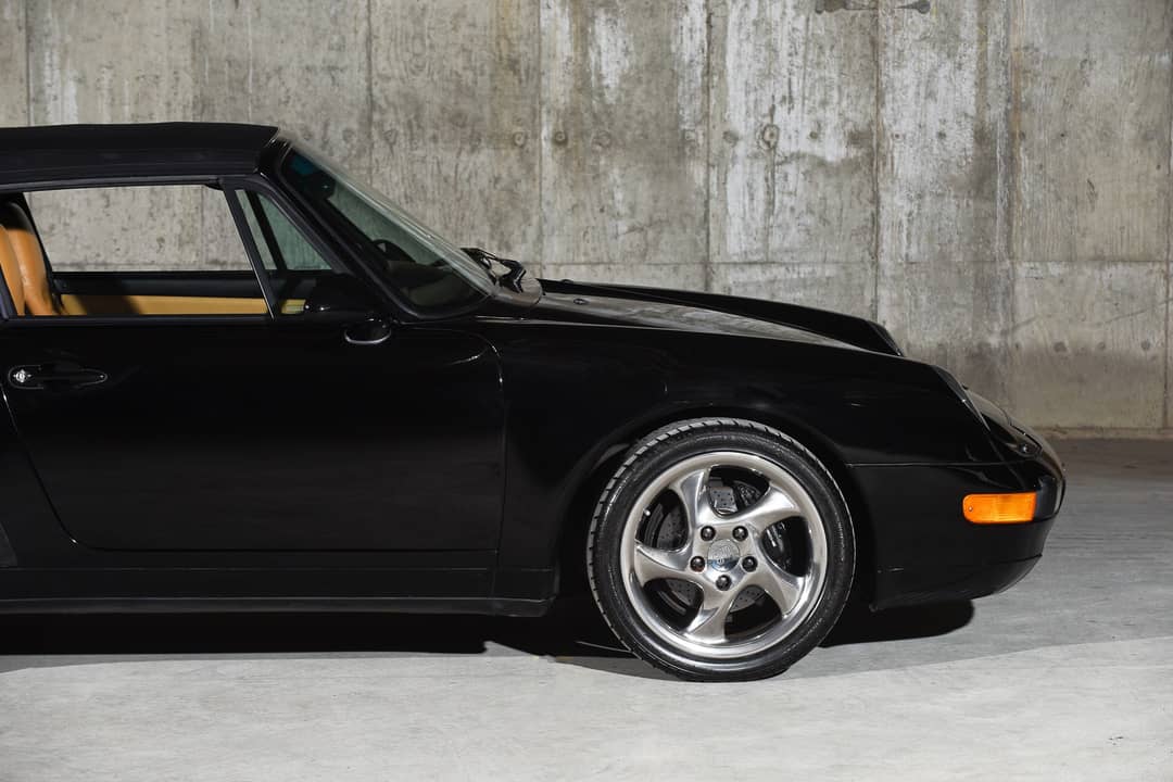 1995 Porsche 911 Carrera 2 — photo 2