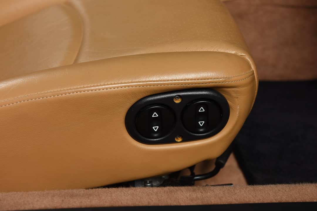 1995 Porsche 911 Carrera 2 — photo 19