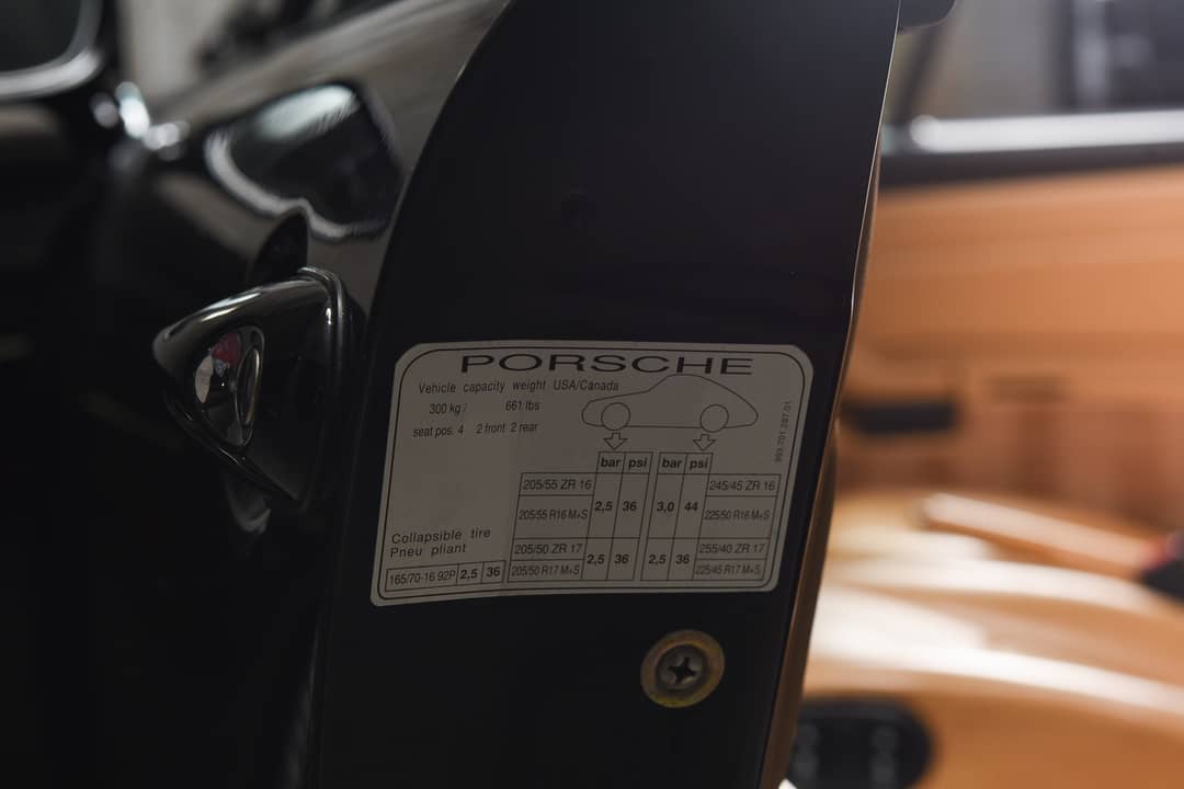 1995 Porsche 911 Carrera 2 — photo 25