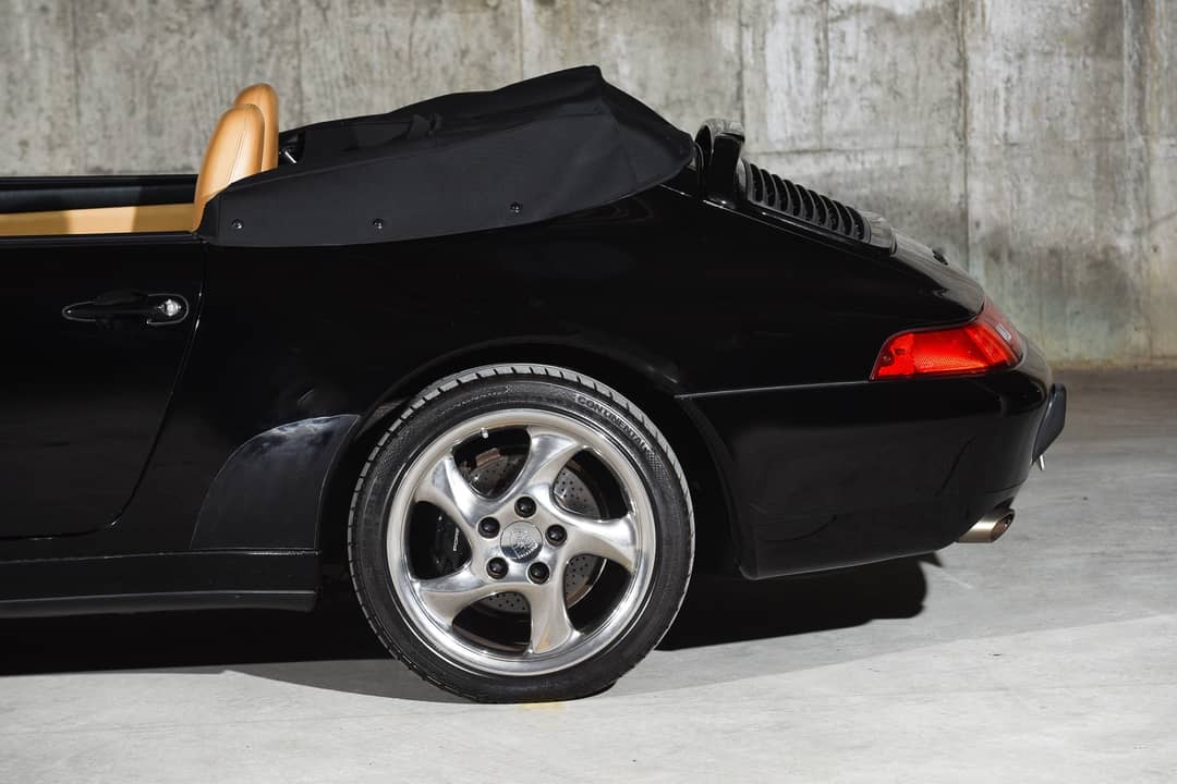 1995 Porsche 911 Carrera 2 — photo 28