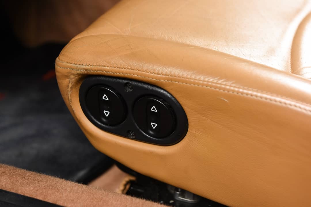1995 Porsche 911 Carrera 2 — photo 10