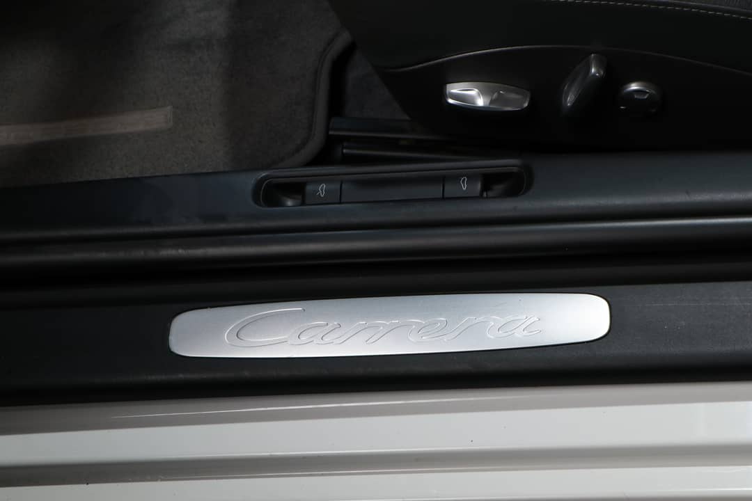 2005 Porsche 911 Carrera — photo 23