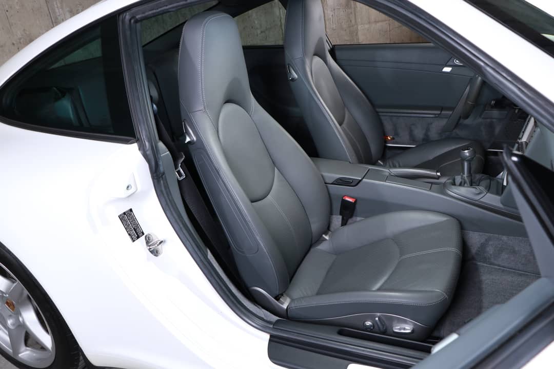 2005 Porsche 911 Carrera — photo 30