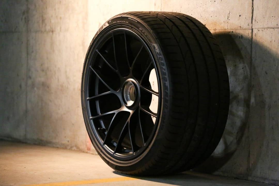 2017 Porsche 20-Inch Center-Lock Wheels — photo 3