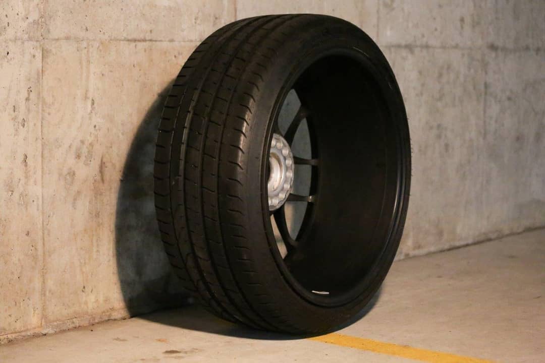 2017 Porsche 20-Inch Center-Lock Wheels — photo 22
