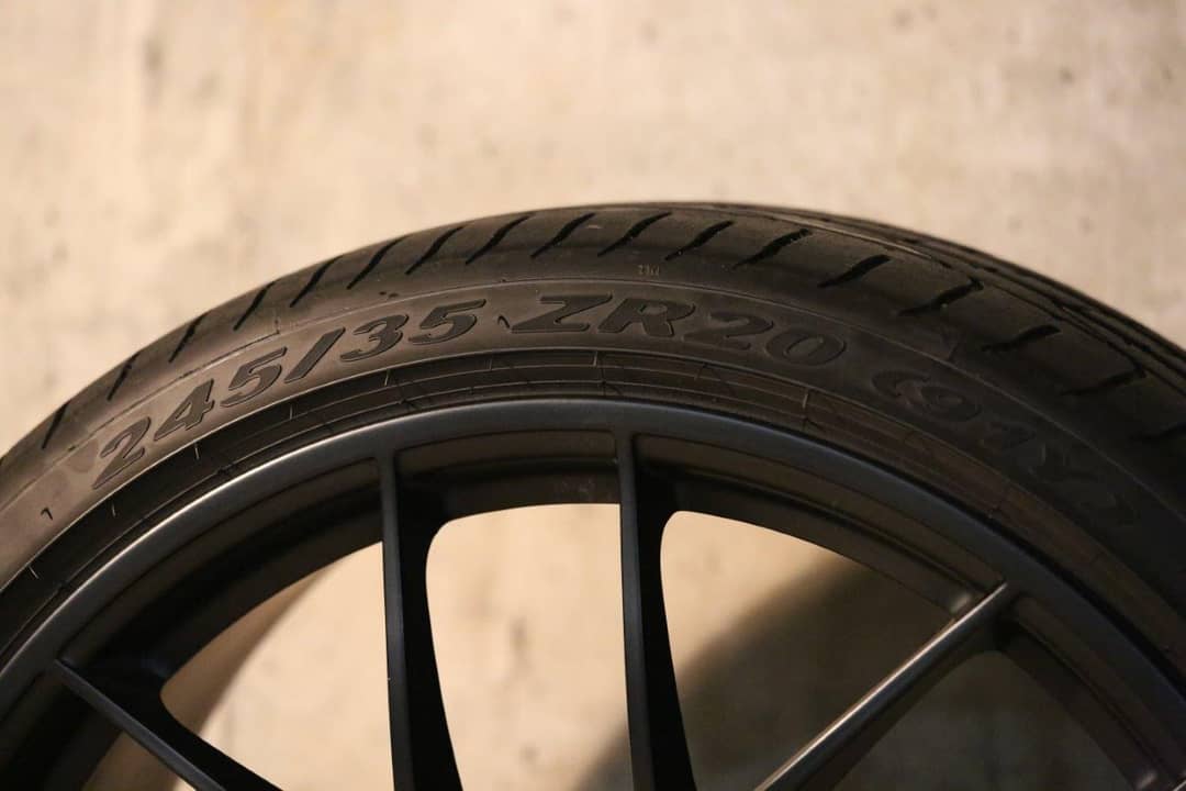 2017 Porsche 20-Inch Center-Lock Wheels — photo 23