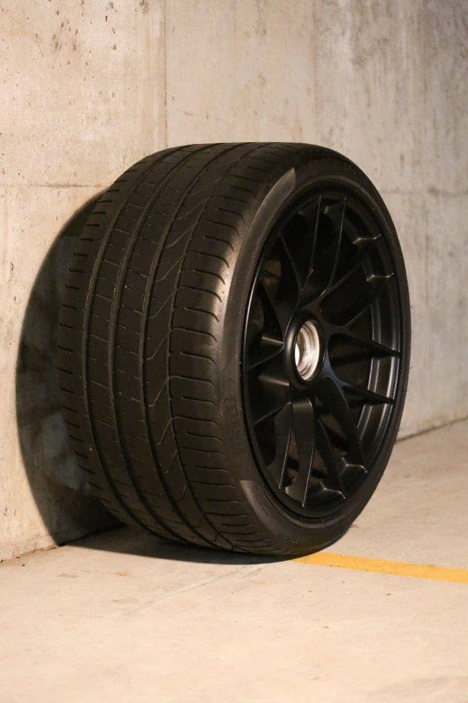 2017 Porsche 20-Inch Center-Lock Wheels — photo 27