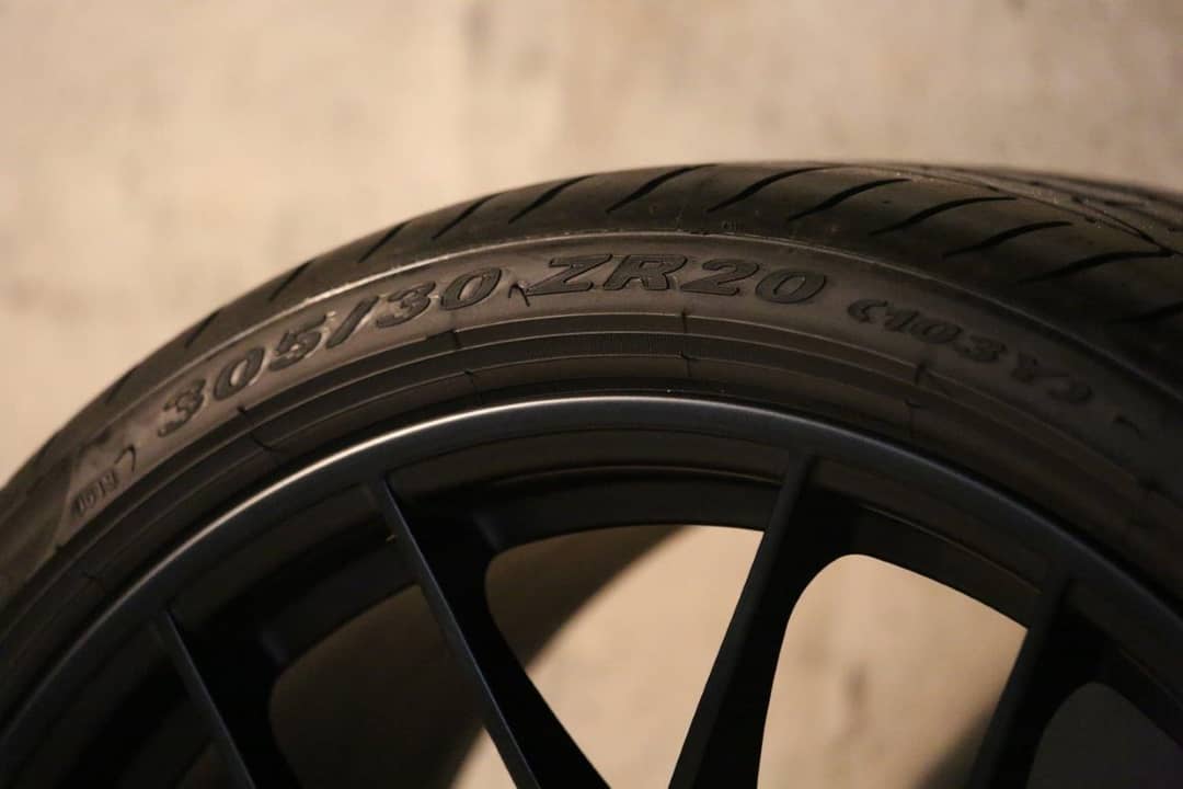2017 Porsche 20-Inch Center-Lock Wheels — photo 28