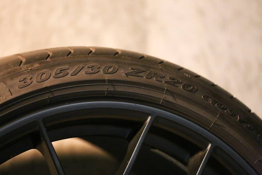 2017 Porsche 20-Inch Center-Lock Wheels — photo 6