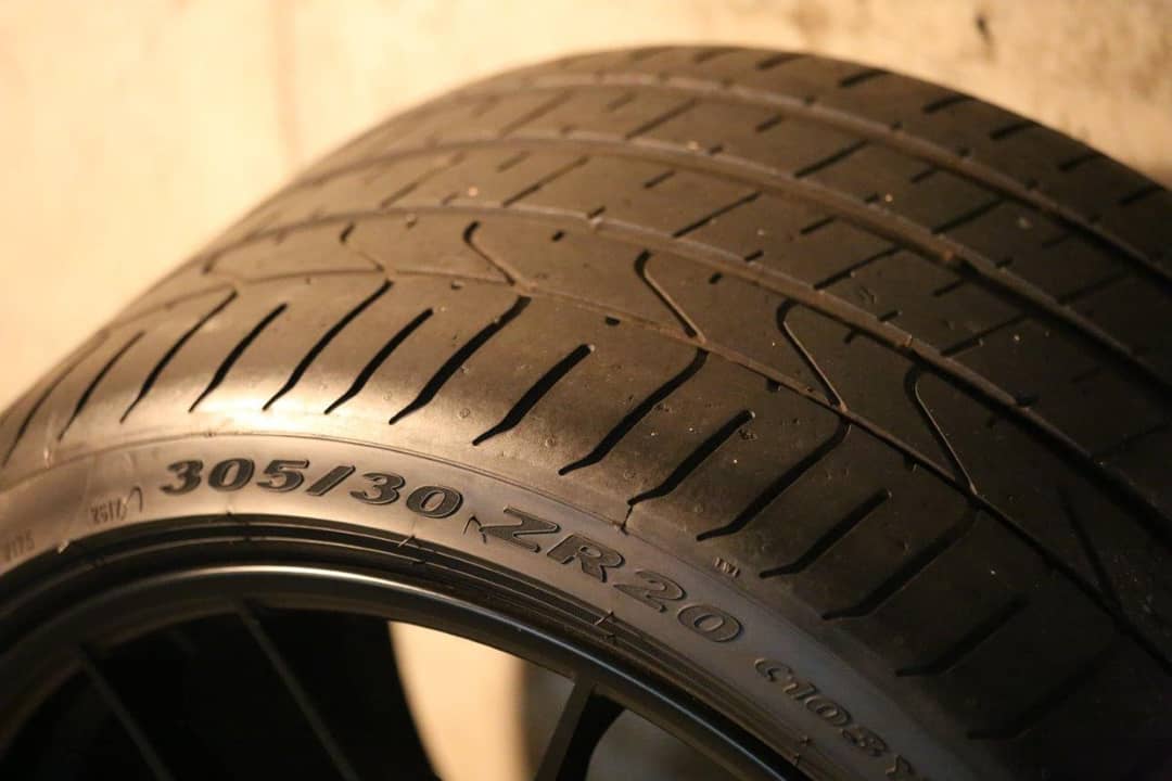 2017 Porsche 20-Inch Center-Lock Wheels — photo 7