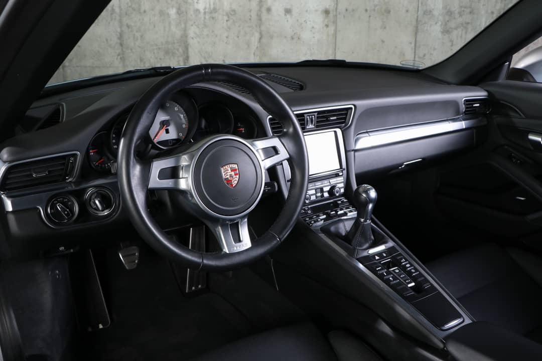 2015 Porsche 911 Carrera S — photo 23