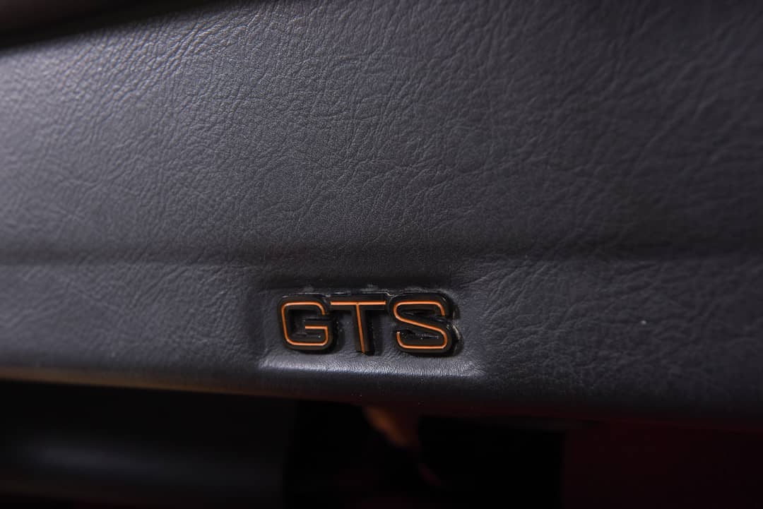 1989 Ferrari 328 GTS — photo 31