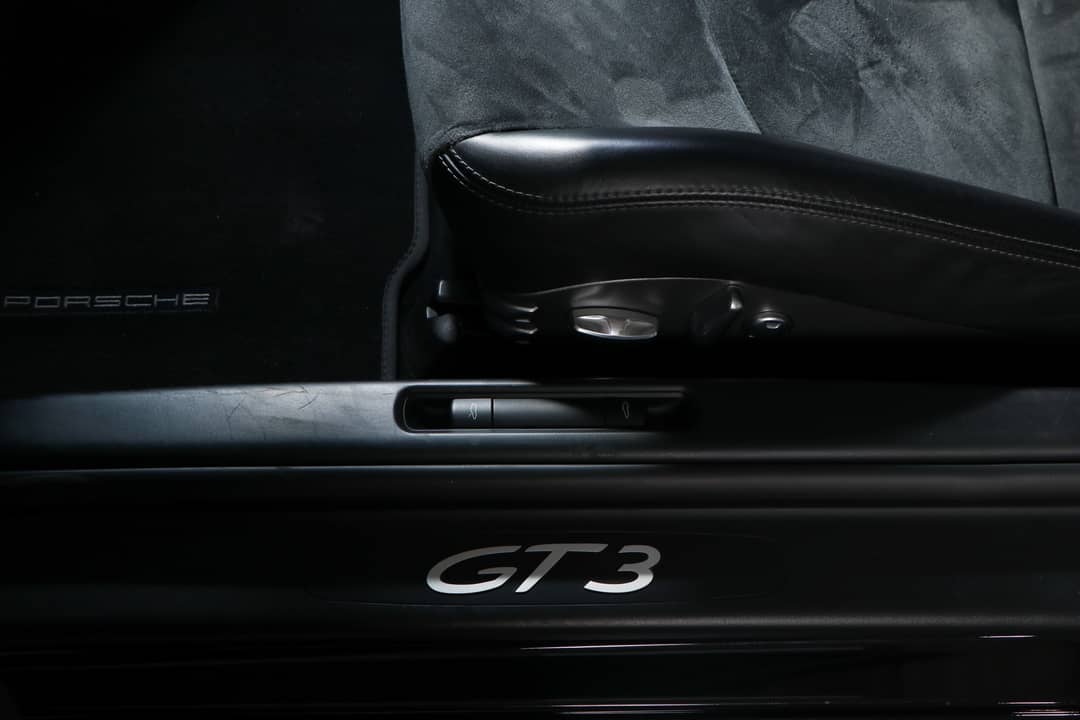2011 Porsche 911 GT3 — photo 25