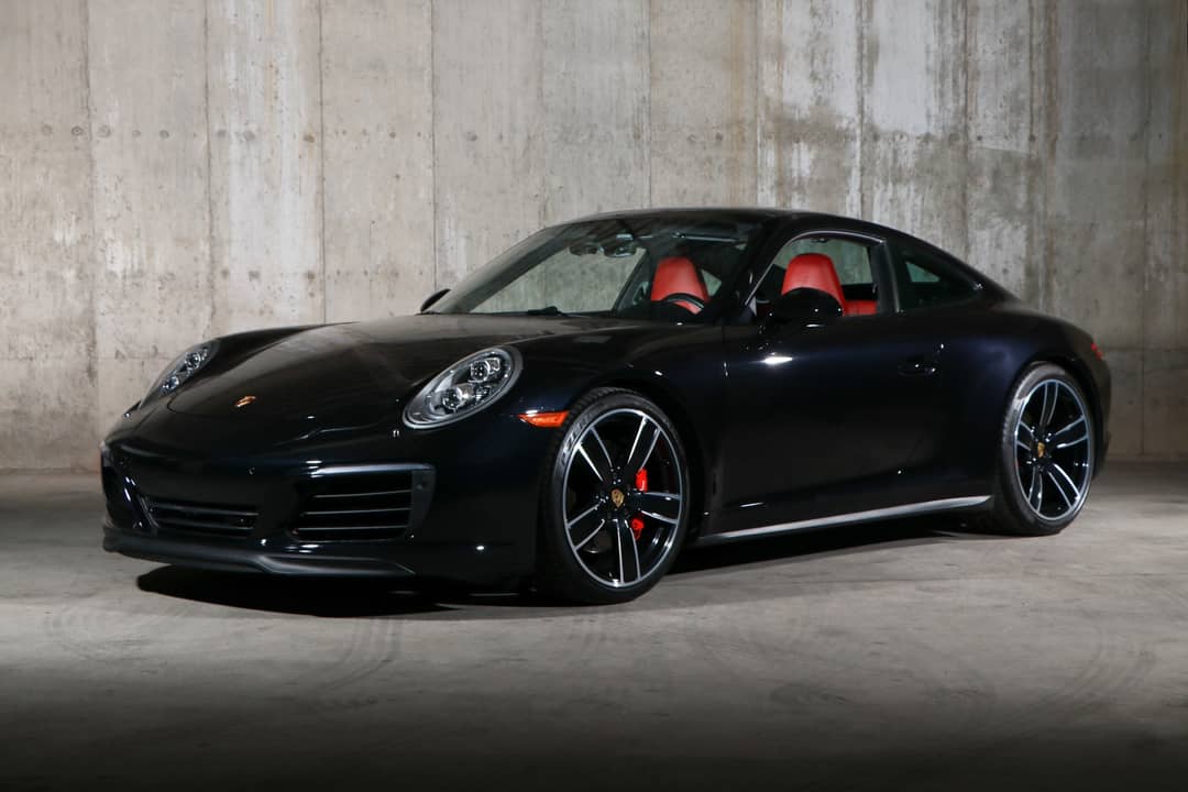 2017 Porsche 911 Carrera 4S — photo 2