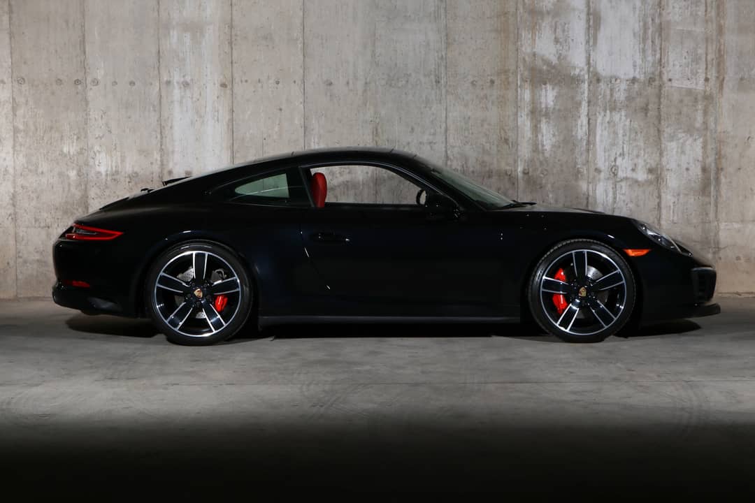 2017 Porsche 911 Carrera 4S — photo 11