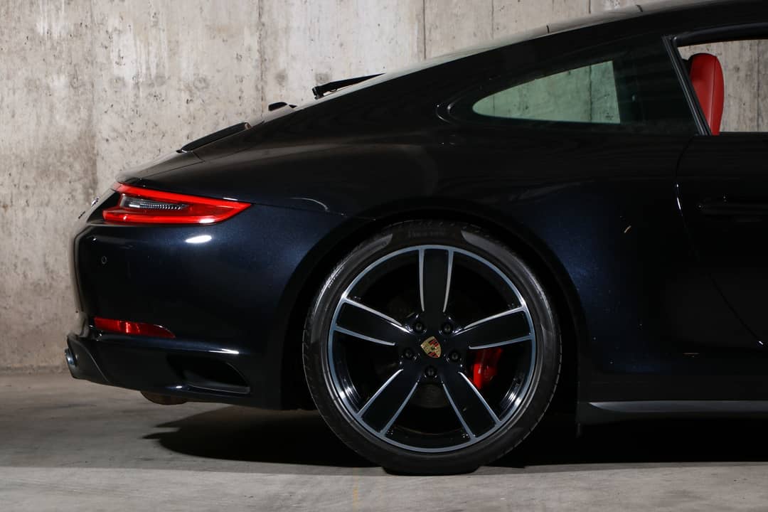 2017 Porsche 911 Carrera 4S — photo 12
