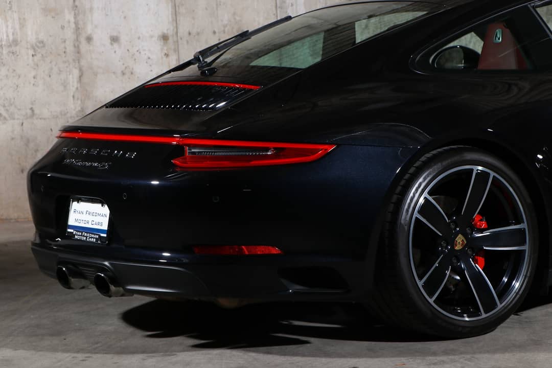 2017 Porsche 911 Carrera 4S — photo 13