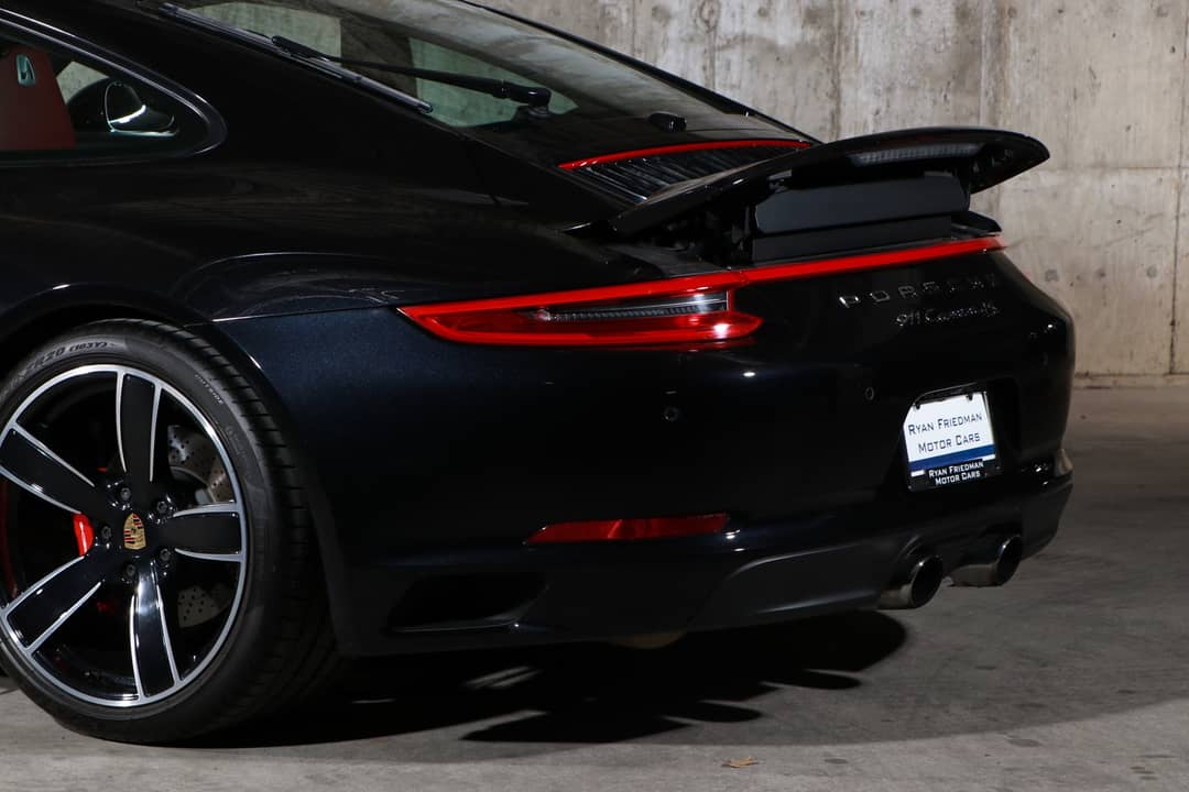 2017 Porsche 911 Carrera 4S — photo 19