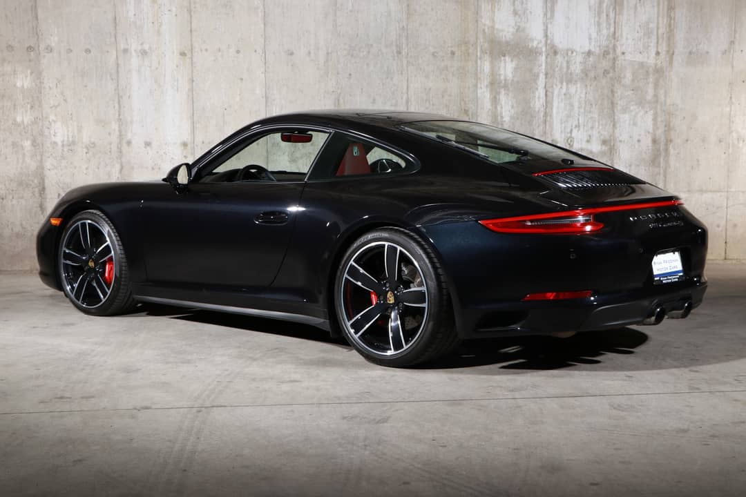 2017 Porsche 911 Carrera 4S — photo 3