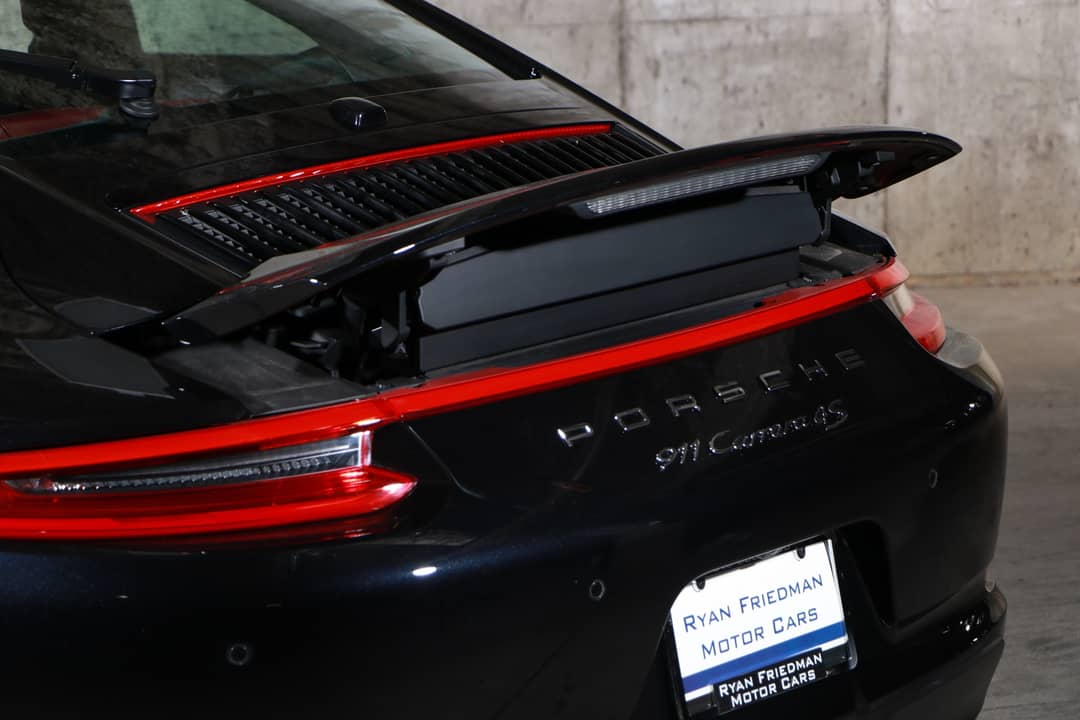 2017 Porsche 911 Carrera 4S — photo 20