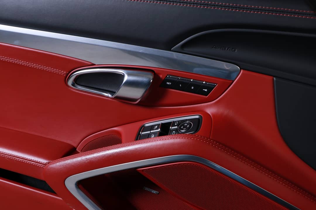 2017 Porsche 911 Carrera 4S — photo 23