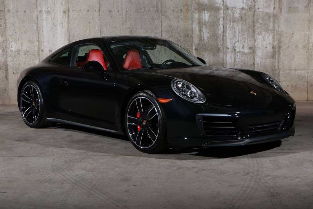 2017 Porsche 911 Carrera 4S — photo 4