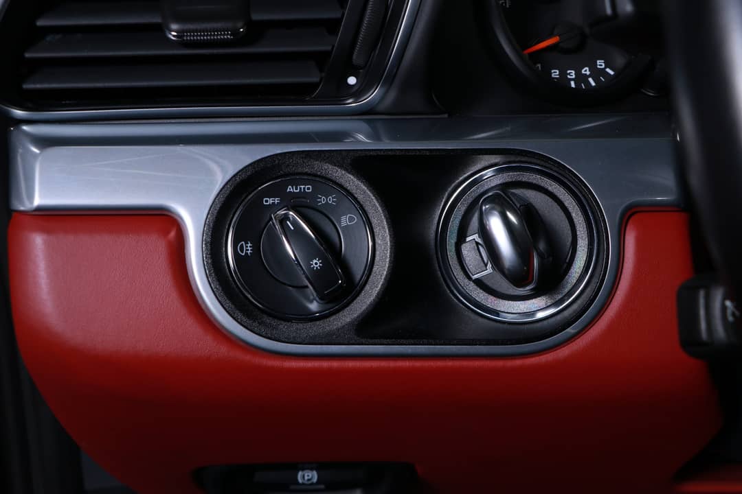 2017 Porsche 911 Carrera 4S — photo 31