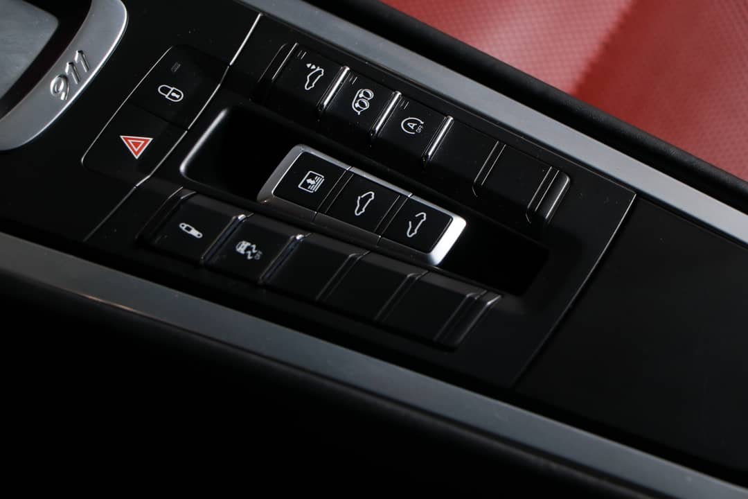 2017 Porsche 911 Carrera 4S — photo 34
