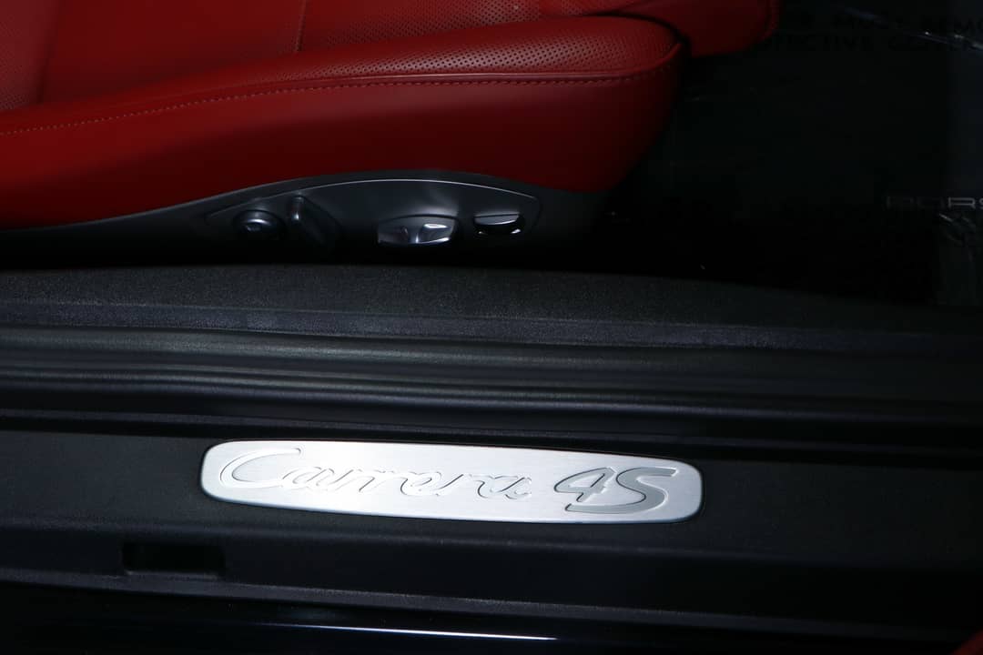2017 Porsche 911 Carrera 4S — photo 42
