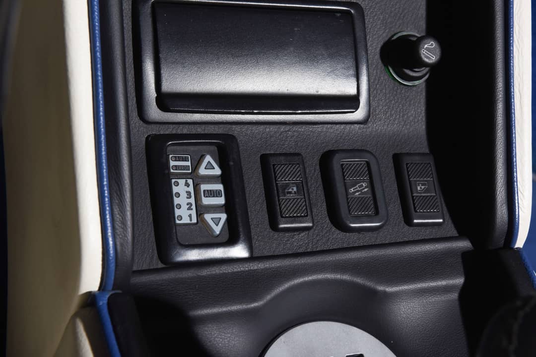 1998 Lamborghini Diablo VT Roadster — photo 22