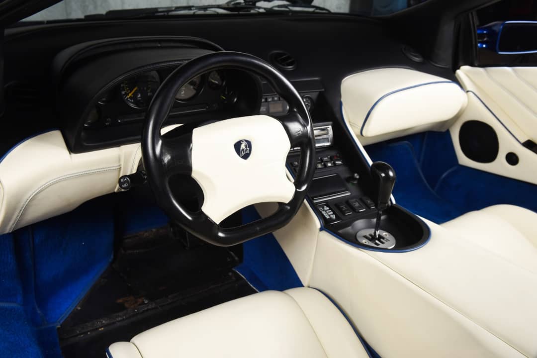 1998 Lamborghini Diablo VT Roadster — photo 4