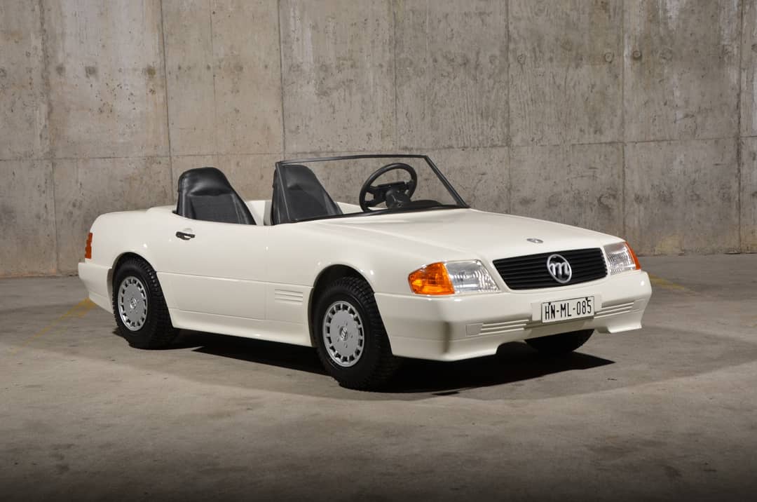 1991 FAO Schwarz Mercedes-Benz SL500 — photo 2