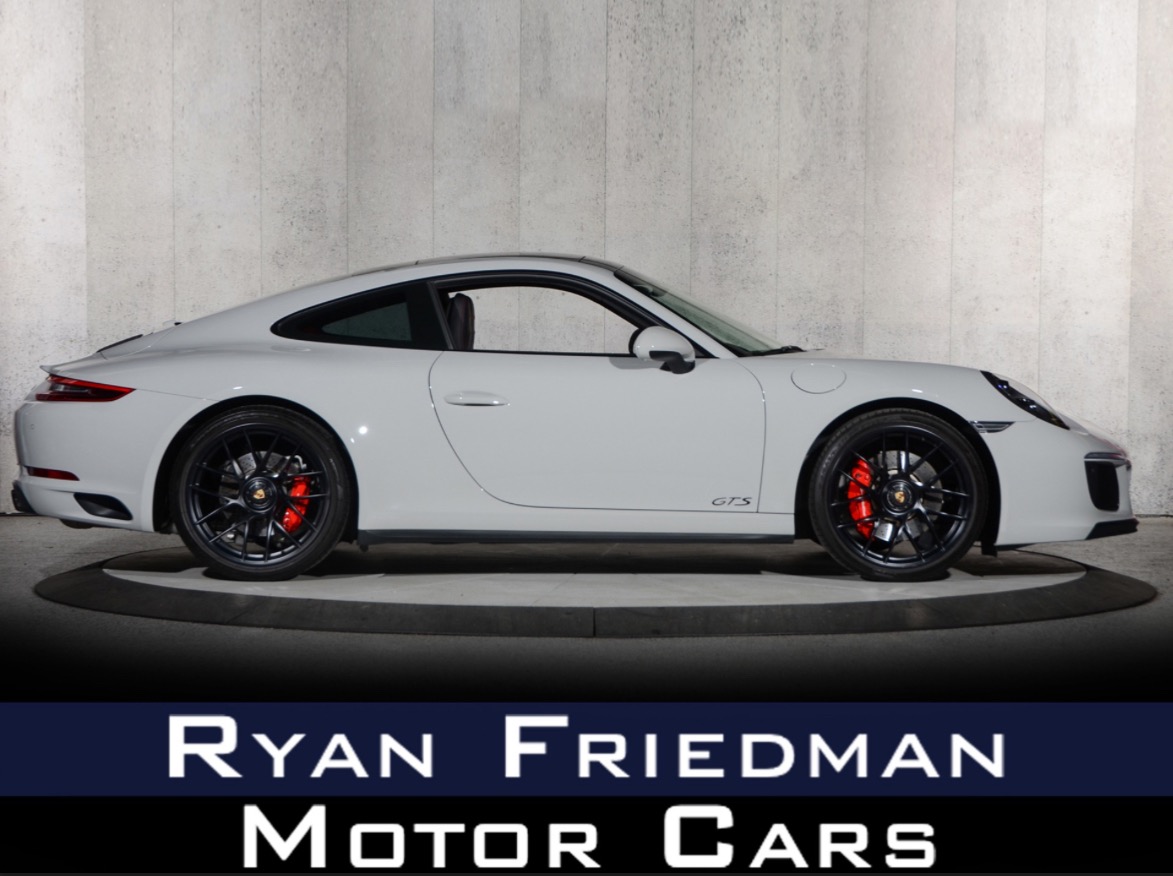 Chalk 2019 Porsche 911 Coupe Rear-Wheel Drive 7-Speed Manual