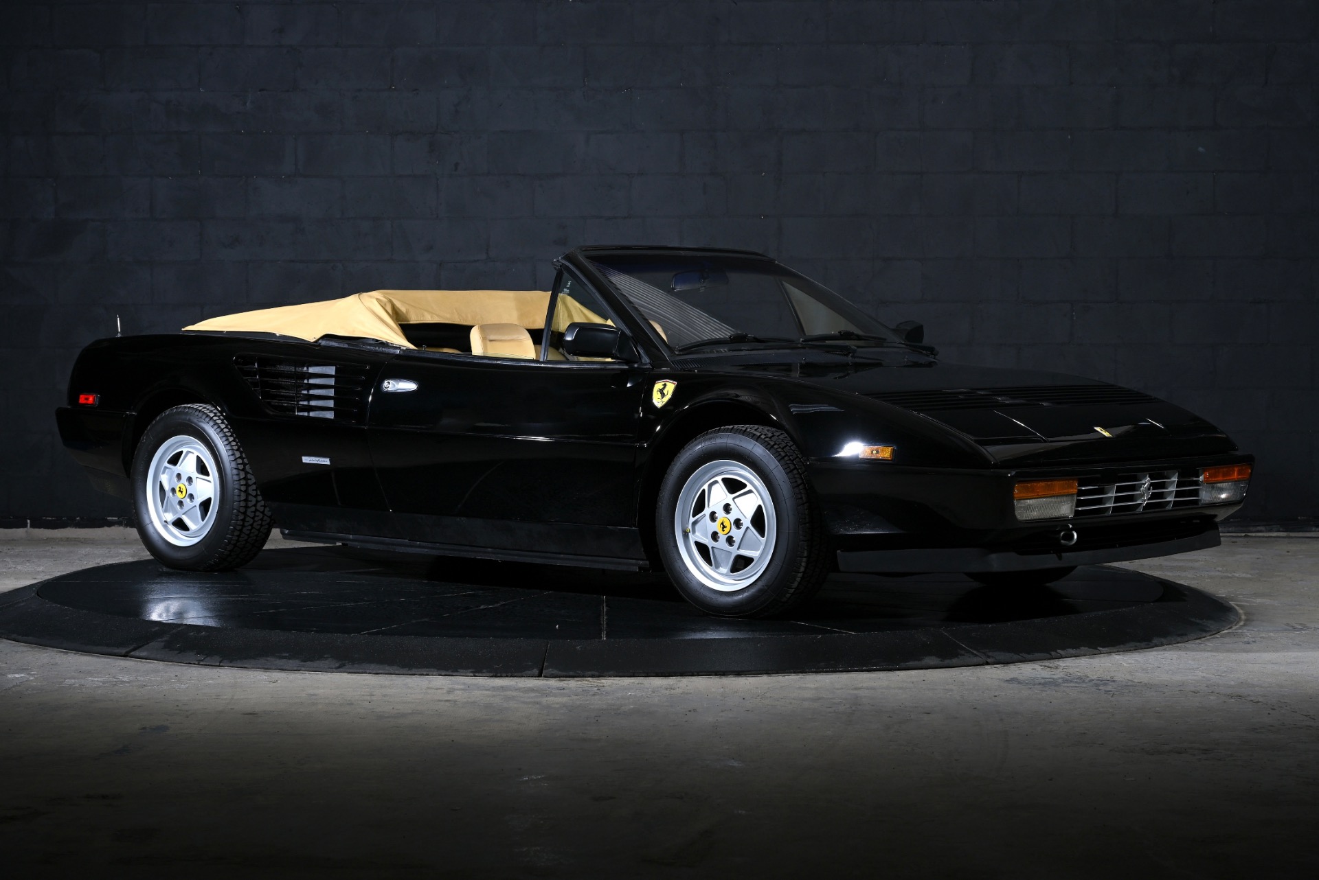 1987 Ferrari Mondial Spider