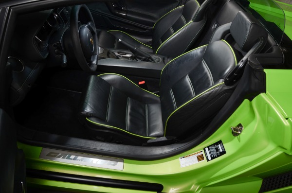 Used 2006 Lamborghini Gallardo Spyder for sale Sold at Ryan Friedman Motor Cars LLC in Glen Cove NY 11542 21