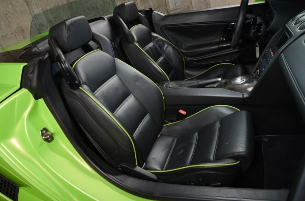 Used 2006 Lamborghini Gallardo Spyder for sale Sold at Ryan Friedman Motor Cars LLC in Glen Cove NY 11542 27