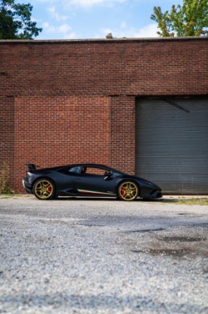 Used 2018 Lamborghini Huracan LP 640-4 Performante for sale Sold at Ryan Friedman Motor Cars LLC in Glen Cove NY 11542 2