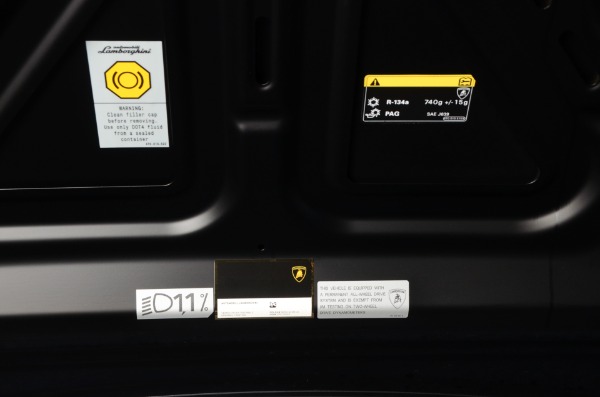 Used 2018 Lamborghini Huracan LP 640-4 Performante for sale Sold at Ryan Friedman Motor Cars LLC in Glen Cove NY 11542 27