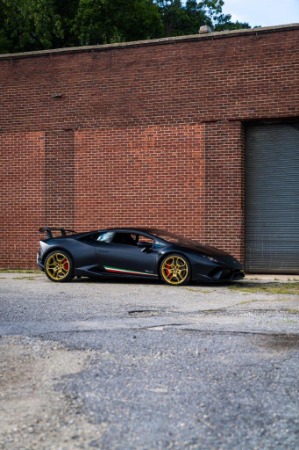 Used 2018 Lamborghini Huracan LP 640-4 Performante for sale Sold at Ryan Friedman Motor Cars LLC in Glen Cove NY 11542 3